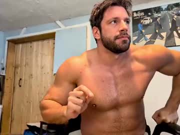 pizza_biceps
