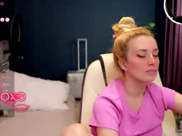 super_peach_stream