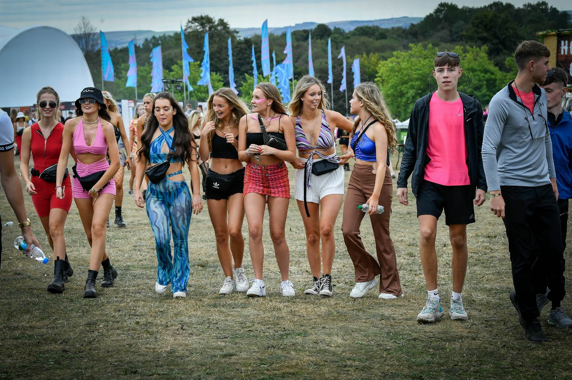 Parklife slags make my tiny dick hard — 37