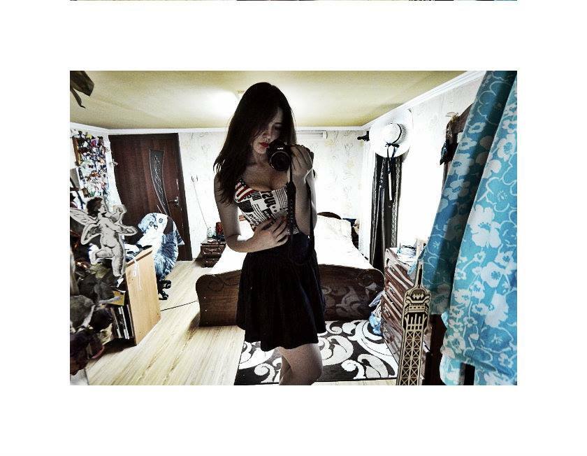 sext brunette teen tease with perfect body — 21