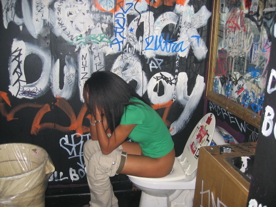 Toilet Sitting mh — 13