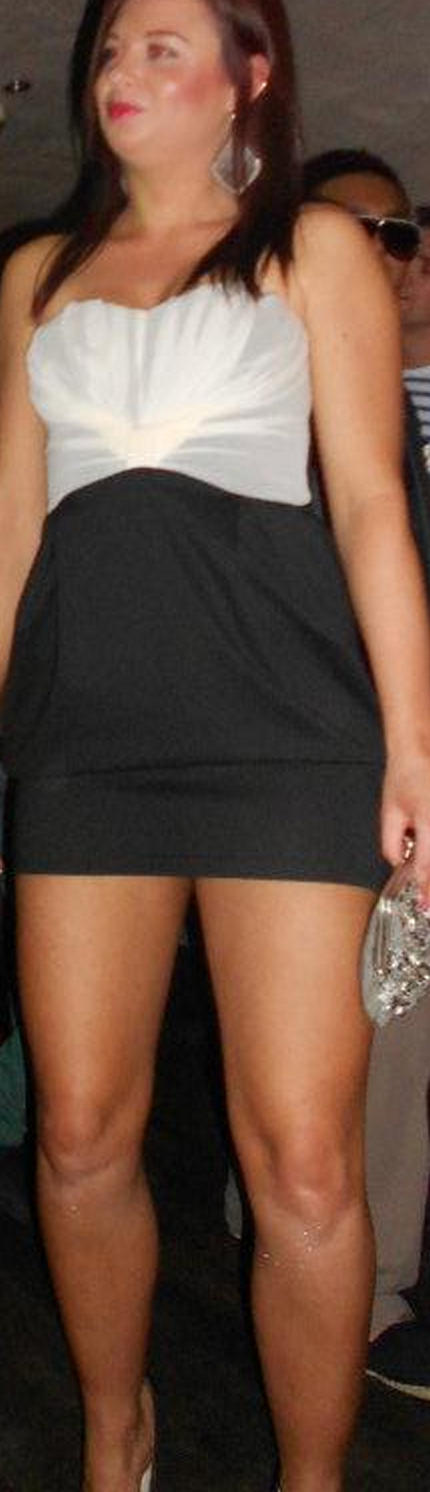 British girls showing their sexy legs — 49