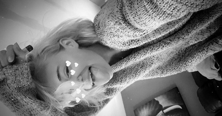 Young Milf with long tongue shows you where to cum — 33