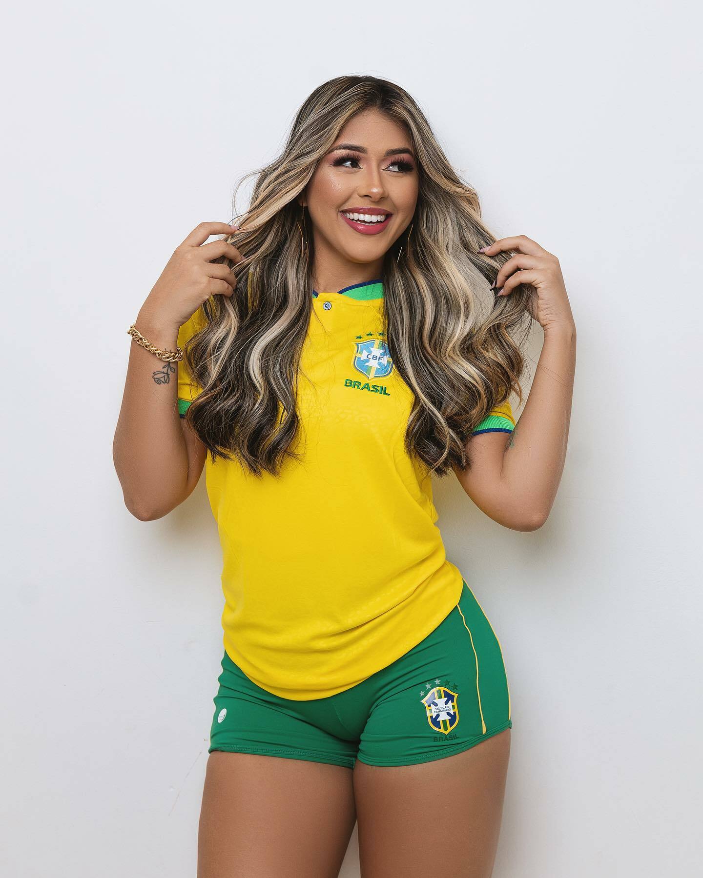 BRAZILIAN BABES — 15