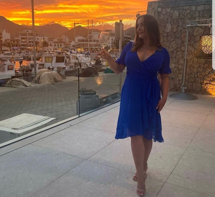 Sophie's enormous tits — 18
