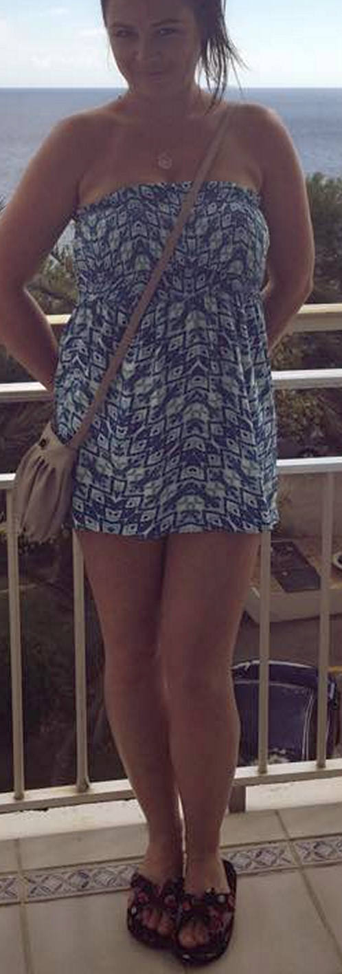 British girls showing their sexy legs — 35