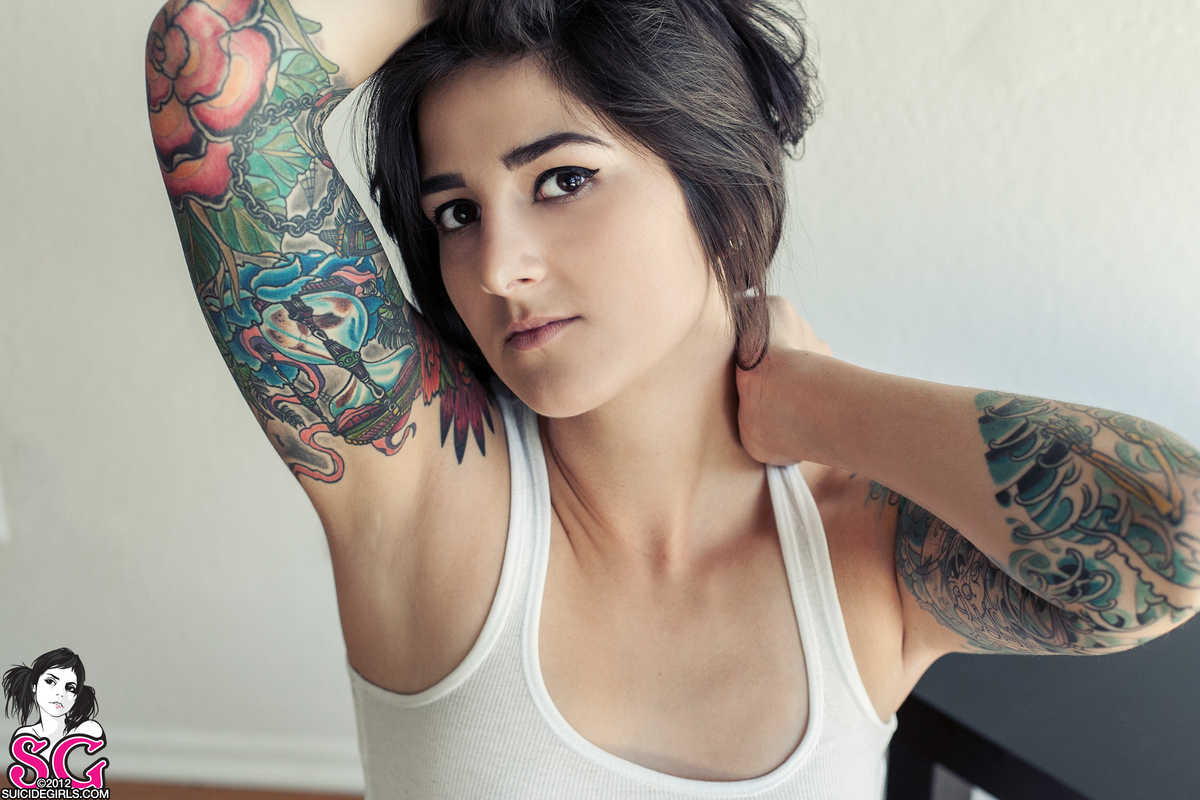 Tattooed Teen posing nudes on the morning — 12
