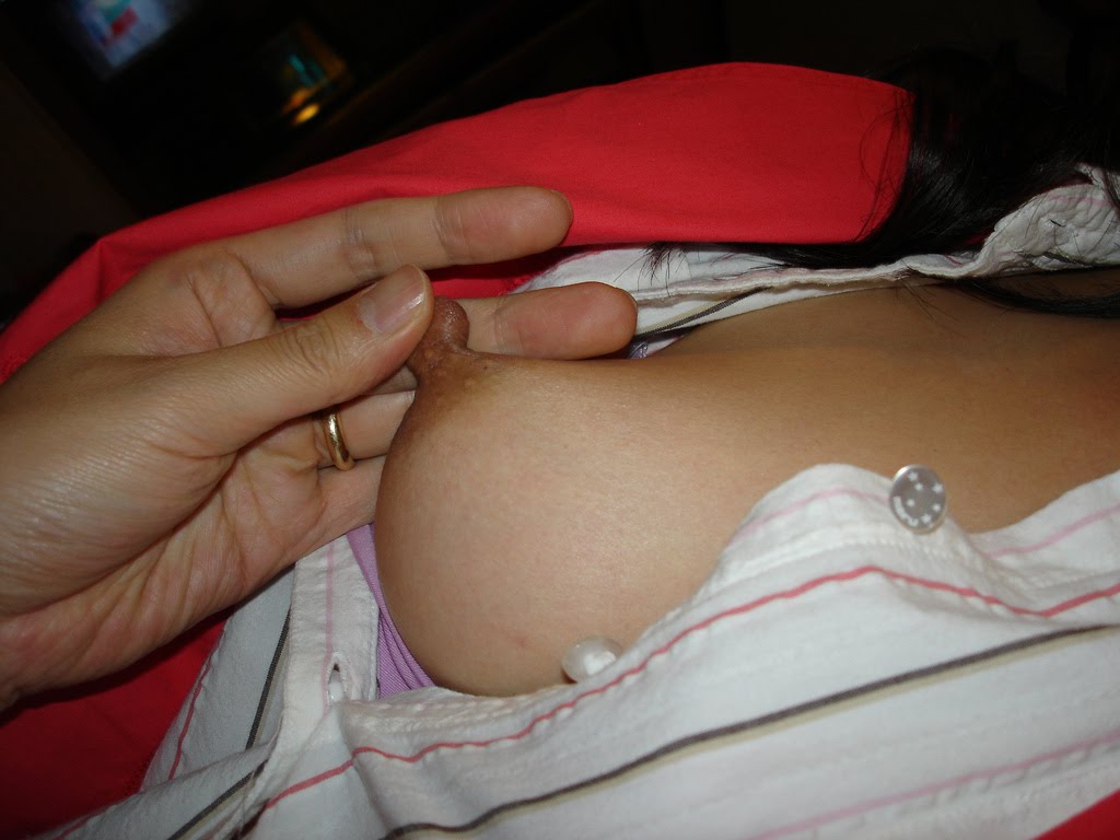 Korean Prostitute Entertaining A Client At The Hot — 18